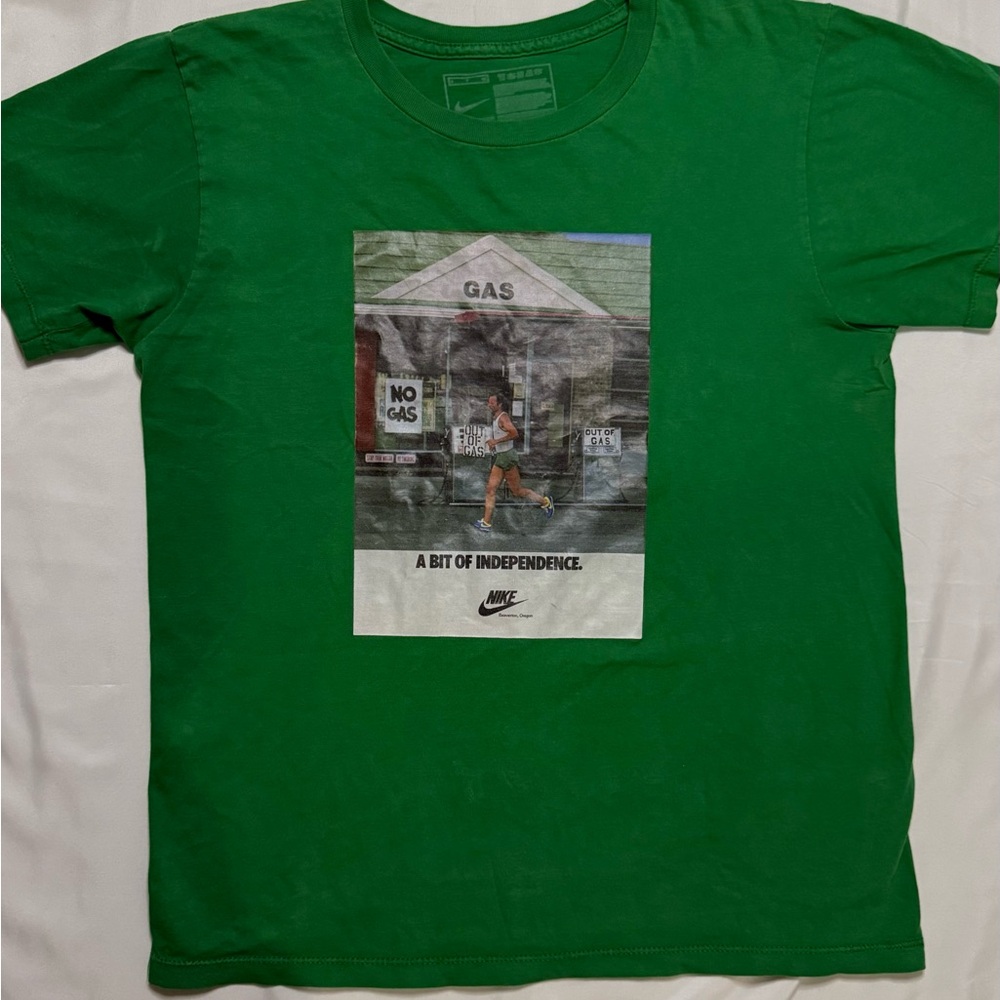 2000s Vintage Nike Green Graphic T-Shirt